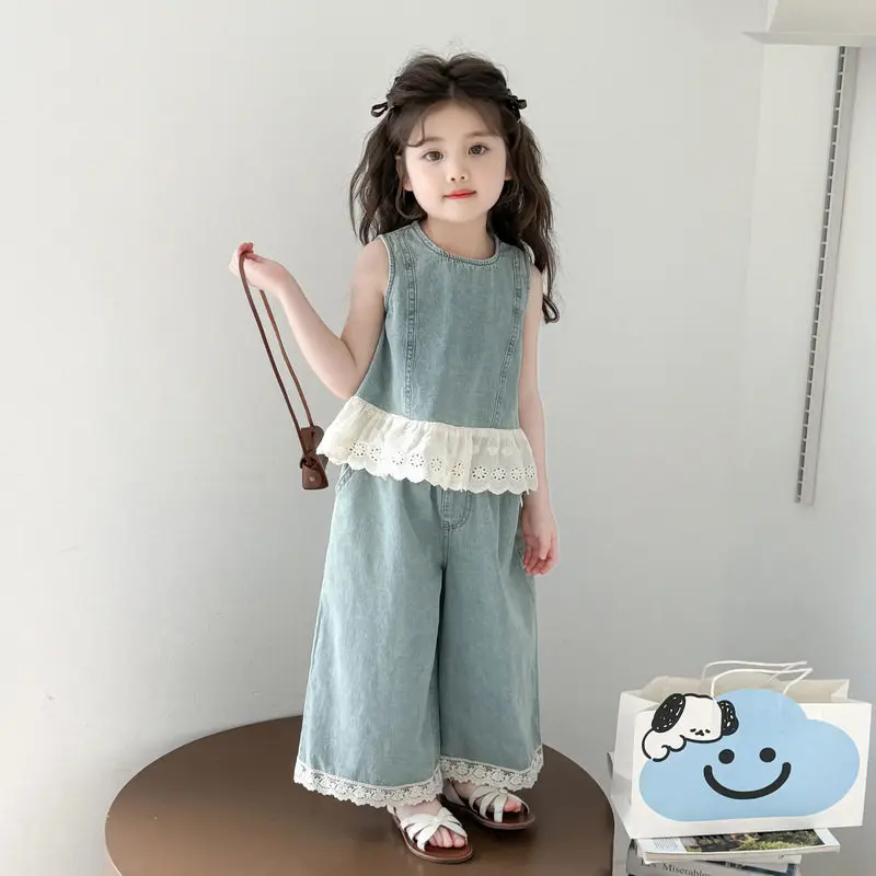 Cute Baby Girls Lace Patchwork Denim Vest Set Summer Fashion Girls Tank Top Wide Leg Jeans Set Kids Sleeveless Two Piece Outfit
Cute Baby Girls Lace Patchwork Denim Vest Set Summer Fashion Girls Tank Top Wide Leg Jeans Set Kids Sleeveless Two Piece Outfit