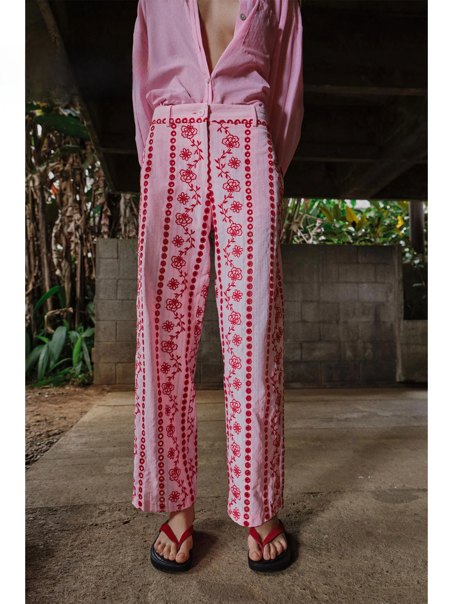 Summer 2026 Casual Stripe Pattern Red Embroidery High Waist Straight Leg Pants Women's Comfortable Breathable Holiday Style
Summer 2026 Casual Stripe Pattern Red Embroidery High Waist Straight Leg Pants Women's Comfortable Breathable Holiday Style