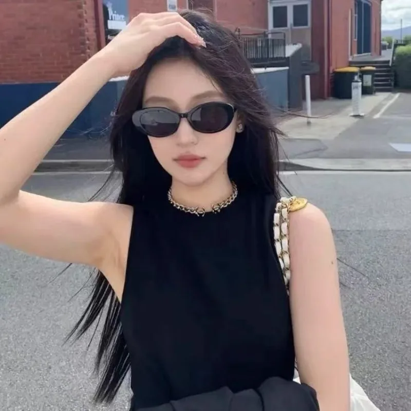 New Cat Eye Sunglasses Fashion European and American Trendy Travel Sunglasses
New Cat Eye Sunglasses Fashion European and American Trendy Travel Sunglasses