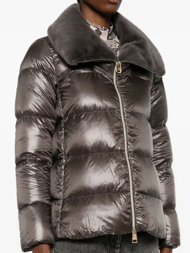 Down jacket for women in winter 2025, new large collar, thickened warm plaid down jacket short jacket
Down jacket for women in winter 2025, new large collar, thickened warm plaid down jacket short jacket