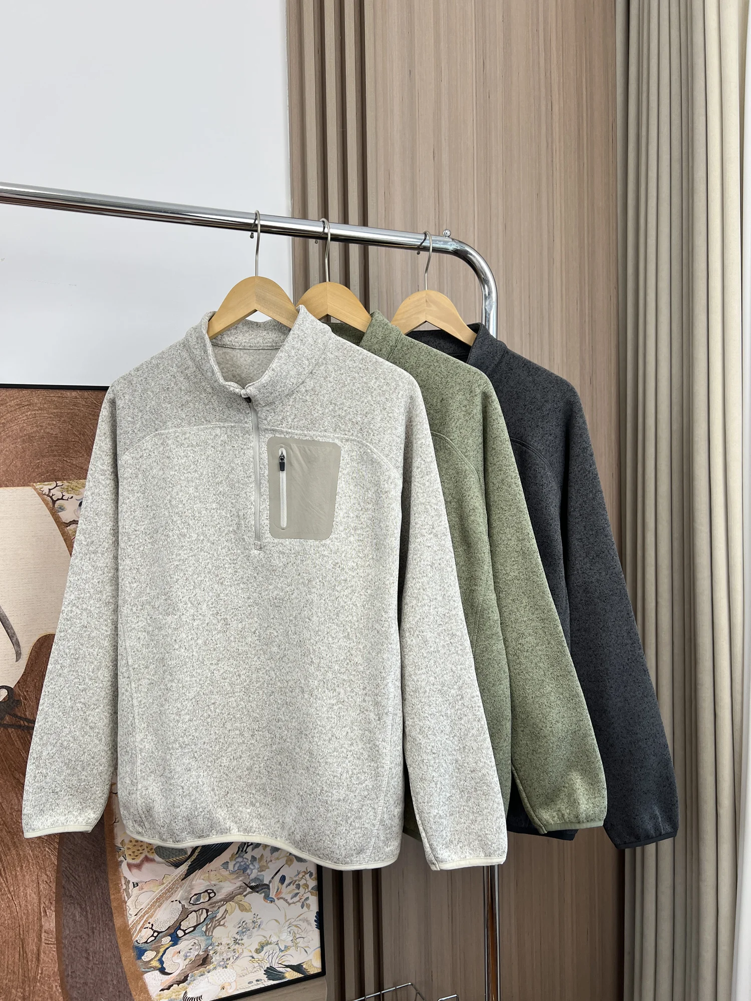 Мужская толстовка на молнии с высоким соотношением производительности к цене, на флисовой подкладке, с воротником-стойкой, для активного отдыха, осенне-зимняя, модная, уличная.
Мужская толстовка на молнии с высоким соотношением производительности к цене, на флисовой подкладке, с воротником-стойкой, для активного отдыха, осенне-зимняя, модная, уличная.