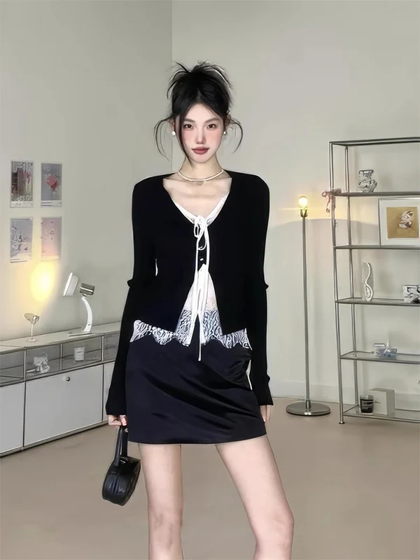 Slim Fit Long Sve V-Ne Knitted Open Cardigan with Lace Splicing Bla Sexy Girl Fake Two-Piece Spring Pure Color Top
Slim Fit Long Sve V-Ne Knitted Open Cardigan with Lace Splicing Bla Sexy Girl Fake Two-Piece Spring Pure Color Top