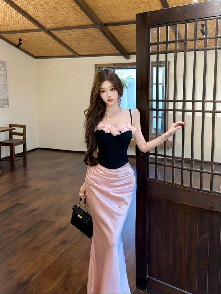 Summer Hot Girl Style Pure Desire Flower Print Two-Piece Set with Halter Top And Fish Tail Skirt Sleeveless Fashion
Summer Hot Girl Style Pure Desire Flower Print Two-Piece Set with Halter Top And Fish Tail Skirt Sleeveless Fashion
