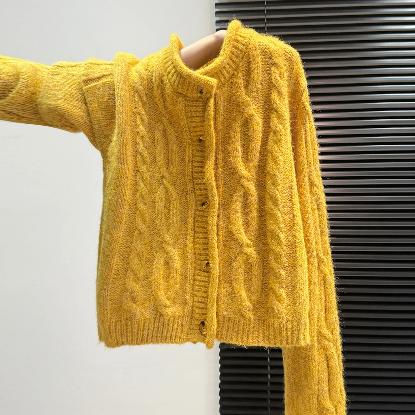 Fried Dough Twists Sweater Coat Autumn and Winter New Style Casual Soft Glutinous Lazy Loose Knit Cardigan Top
Fried Dough Twists Sweater Coat Autumn and Winter New Style Casual Soft Glutinous Lazy Loose Knit Cardigan Top