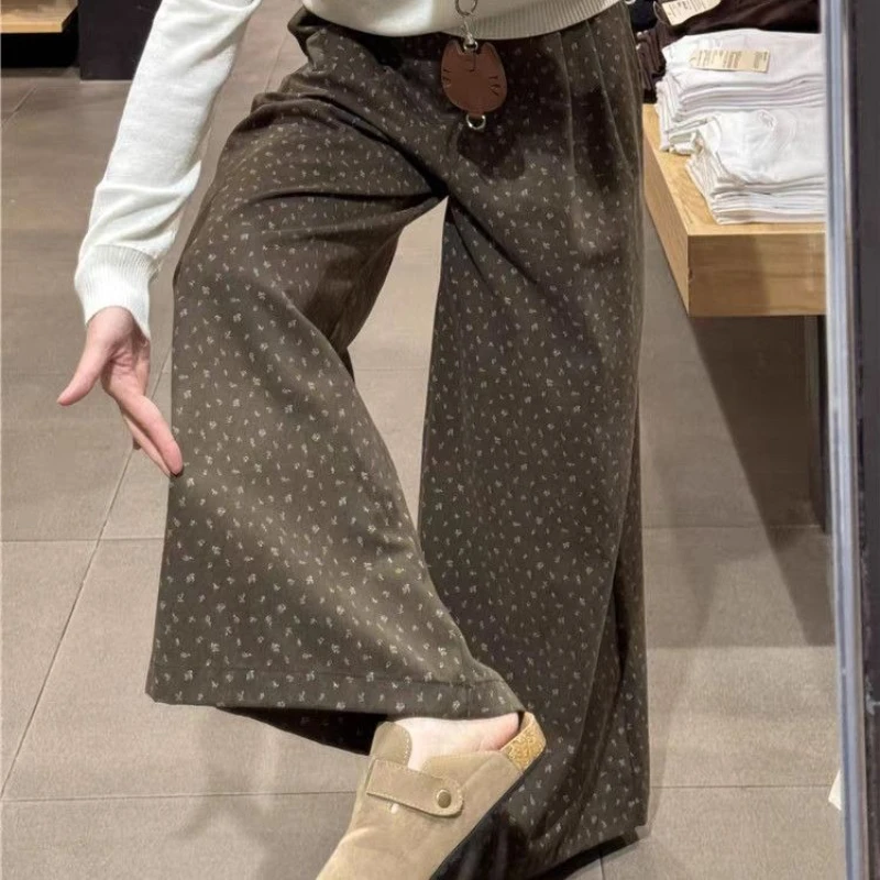 Retro Brown Floral Wide-leg Pants That Slim The Figure, Trending This Year, Wutong Pants, Autumn Women's Casual Pants
Retro Brown Floral Wide-leg Pants That Slim The Figure, Trending This Year, Wutong Pants, Autumn Women's Casual Pants