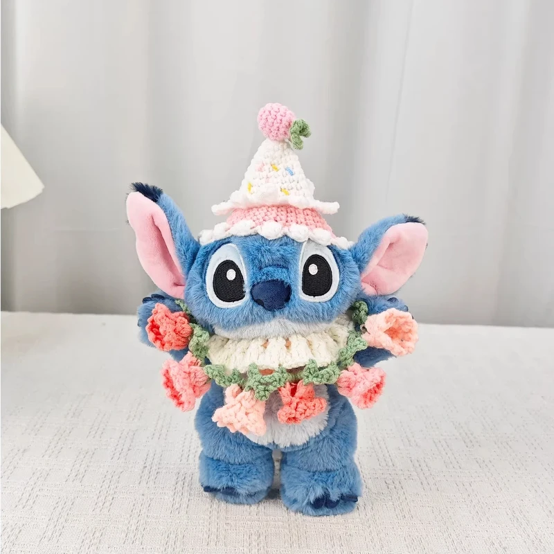 Плюшевая игрушка Дисней Стич с вязаной шапочкой и цветочной короной, официальная лицензированная мягкая кукла, подарок для фанатов и коллекционеров
Плюшевая игрушка Дисней Стич с вязаной шапочкой и цветочной короной, официальная лицензированная мягкая кукла, подарок для фанатов и коллекционеров