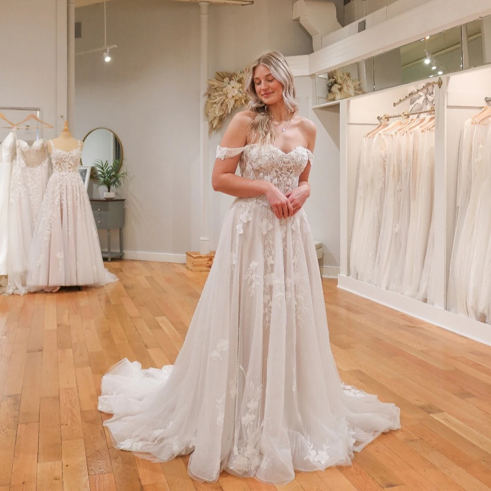 Sweetheart Luxury Brides Dress 2025 Off Shoulder Button Backless Wedding Dresses Lace Appliques Boho Bridal Gown Customized
Sweetheart Luxury Brides Dress 2025 Off Shoulder Button Backless Wedding Dresses Lace Appliques Boho Bridal Gown Customized