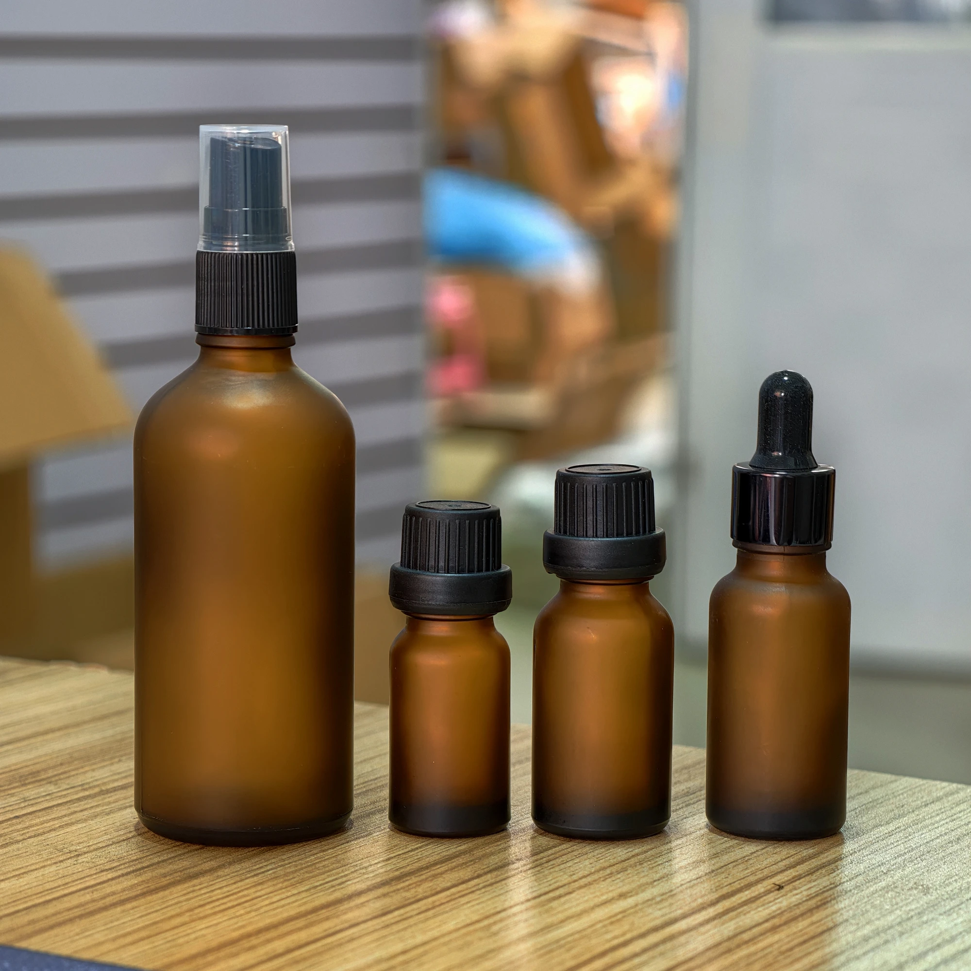 75pcs 10ml and 15ml , 50pcs 20ml, 50pcs 100ml frosted amber bottle, 50pcs 1ml 2ml 3ml amber bottle
75pcs 10ml and 15ml , 50pcs 20ml, 50pcs 100ml frosted amber bottle, 50pcs 1ml 2ml 3ml amber bottle