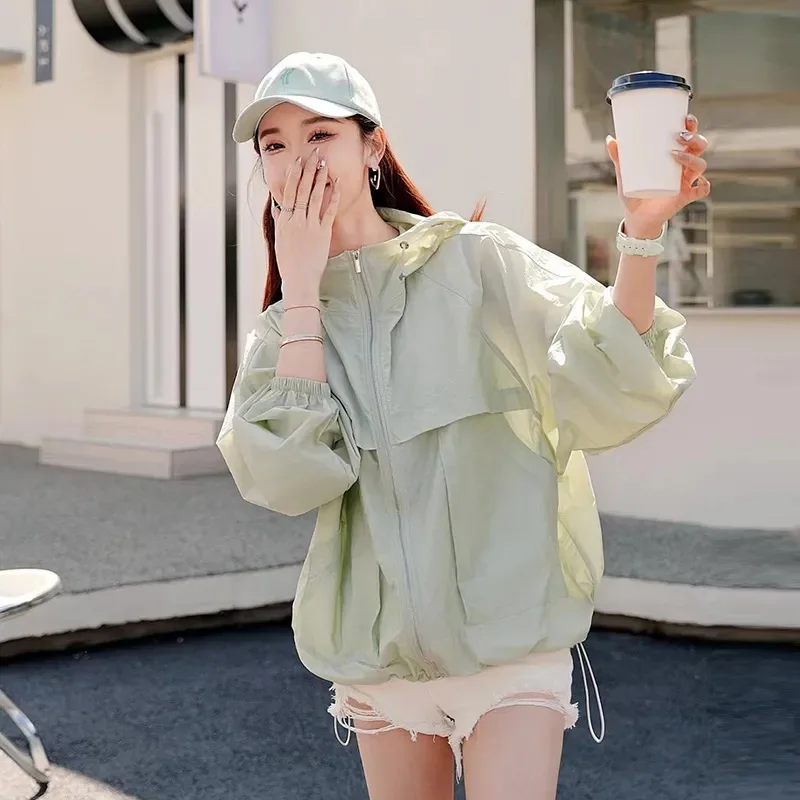 Sun Protection Jacket - Loose Fit, Korean Style, Hooded, Short Style, Large Pocket, Breathable and Lightweight.
Sun Protection Jacket - Loose Fit, Korean Style, Hooded, Short Style, Large Pocket, Breathable and Lightweight.