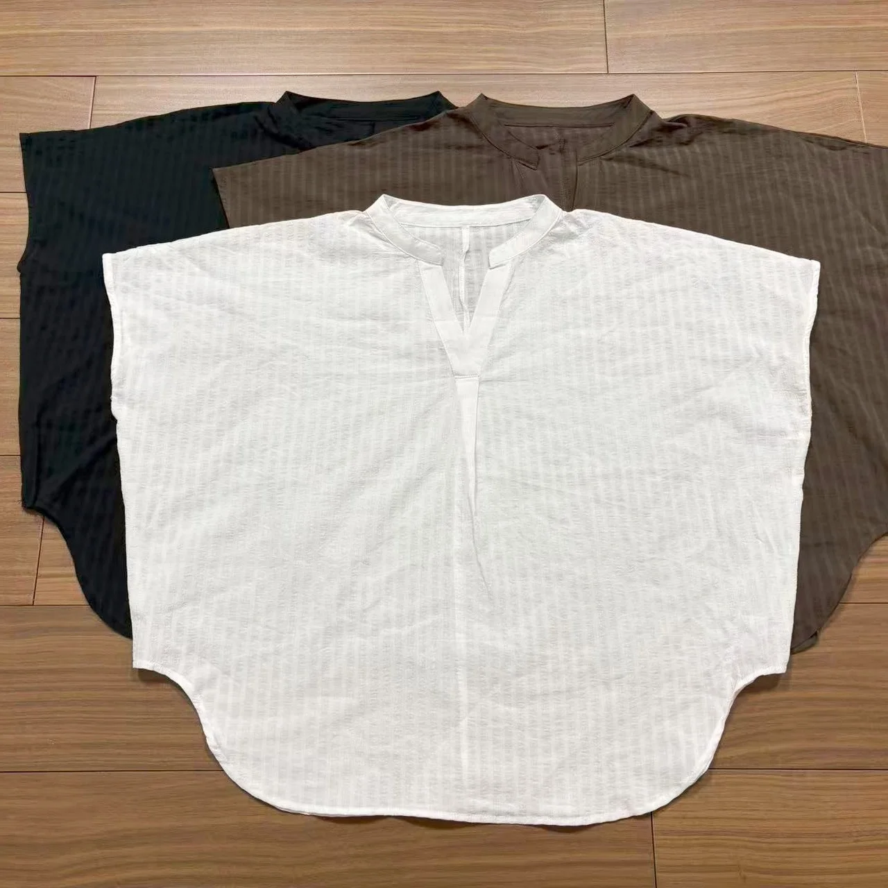 Summer New Women's Skin-friendly Sleeveless Batwing Shirt Thin V-neck Large Size Fashionable Striped Cotton Sweet Style
Summer New Women's Skin-friendly Sleeveless Batwing Shirt Thin V-neck Large Size Fashionable Striped Cotton Sweet Style