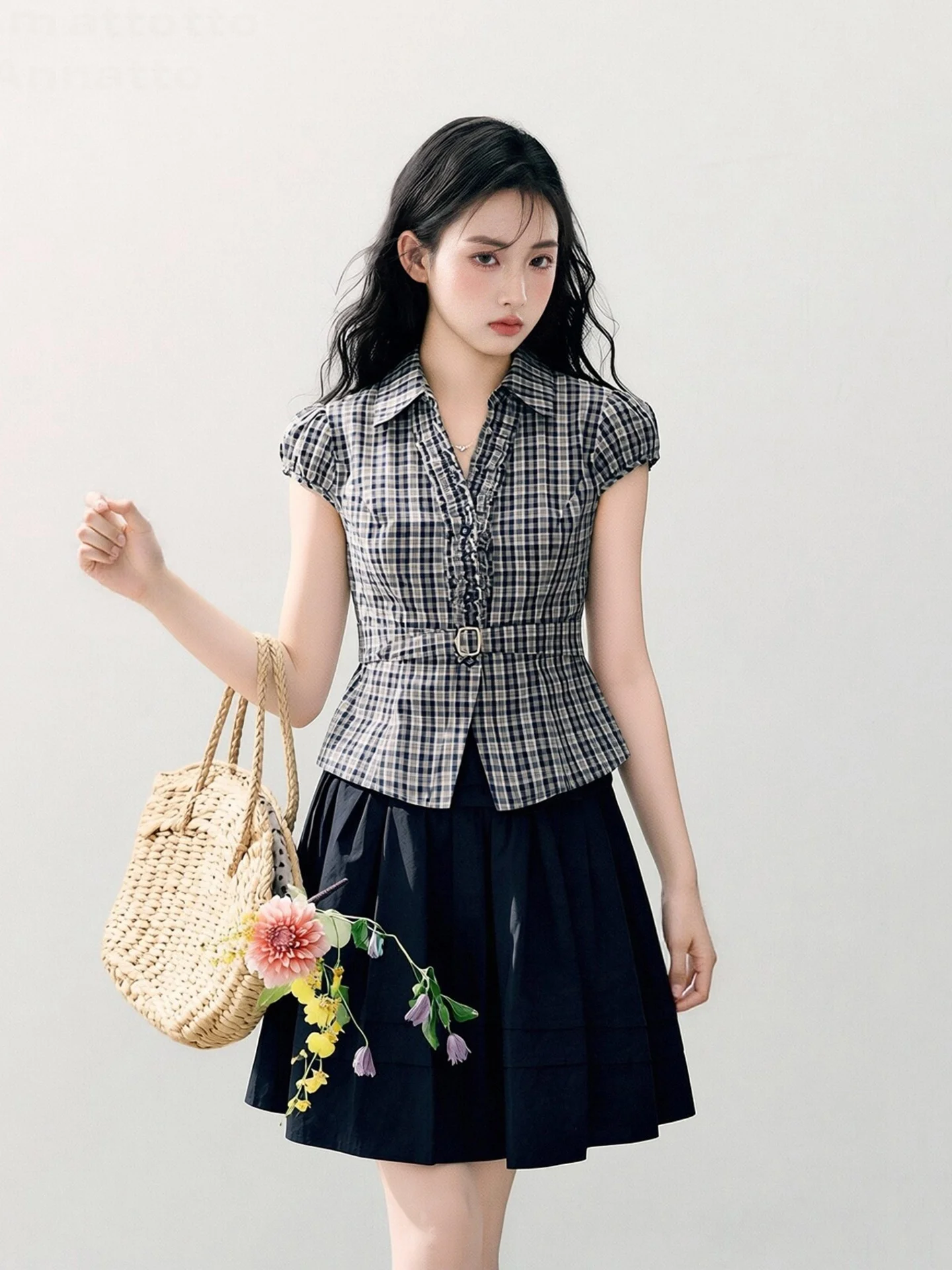 LIXIAOWAN Vintage Preppy Style Short Sleeve Slim Fit Shirt V-Neck Plaid Bubble Sleeve Top for Young Women in Summer
LIXIAOWAN Vintage Preppy Style Short Sleeve Slim Fit Shirt V-Neck Plaid Bubble Sleeve Top for Young Women in Summer