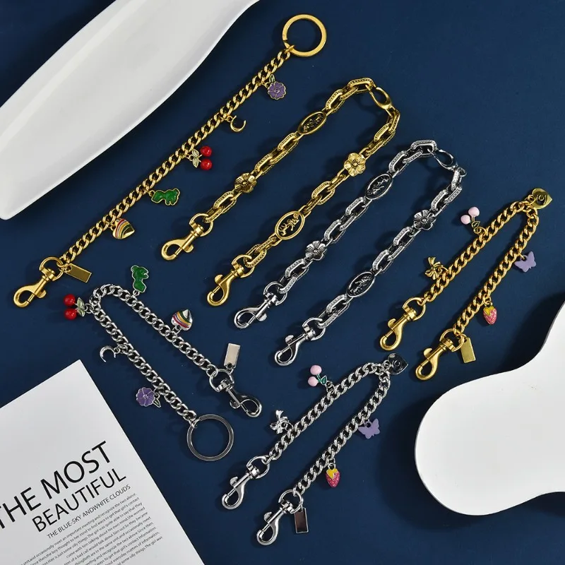 The multi-functional summer bag pendant is a new fashion chain for women, a slanted square bag chain
The multi-functional summer bag pendant is a new fashion chain for women, a slanted square bag chain