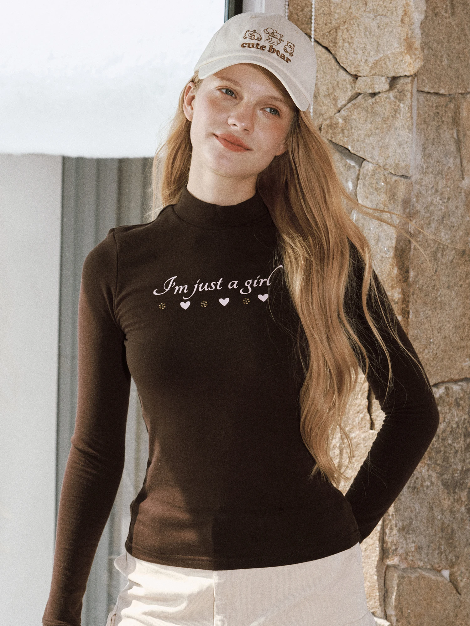 Женская модная футболка Yescci кофейного цвета с длинным рукавом, приталенная, с высоким воротником, S55422086, осень 2025, с принтом «Love Letter»
Женская модная футболка Yescci кофейного цвета с длинным рукавом, приталенная, с высоким воротником, S55422086, осень 2025, с принтом «Love Letter»