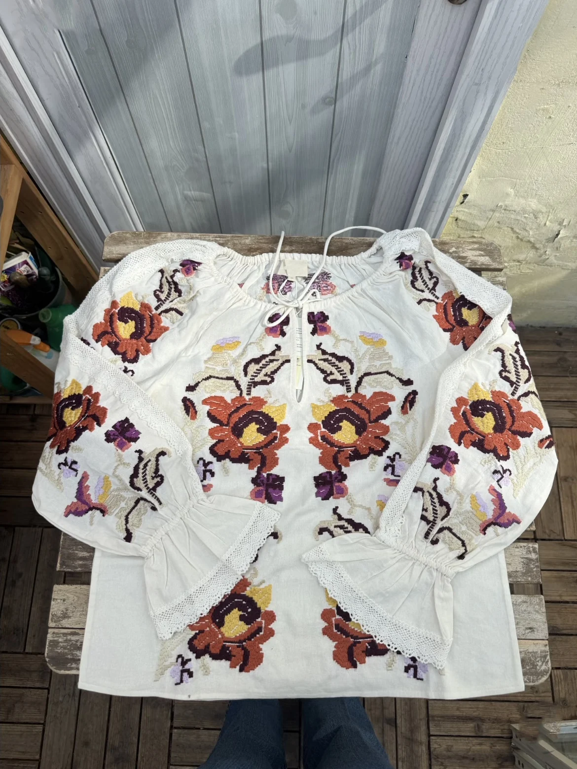 Heavy Embroidery Floral Print Cotton irt with Tie Ne Design Ethnic Sle Women's Loose Fit Long Sve Top
Heavy Embroidery Floral Print Cotton irt with Tie Ne Design Ethnic Sle Women's Loose Fit Long Sve Top