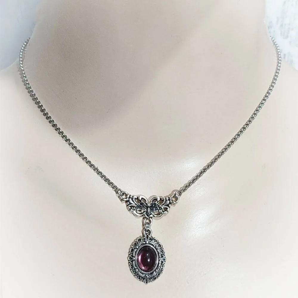 Gothic Vampire Bat Oval Purple Glass Crystal Pendant Necklace for Women Hallowmas Party Court Retro Jewelry Accessories Gifts
Gothic Vampire Bat Oval Purple Glass Crystal Pendant Necklace for Women Hallowmas Party Court Retro Jewelry Accessories Gifts