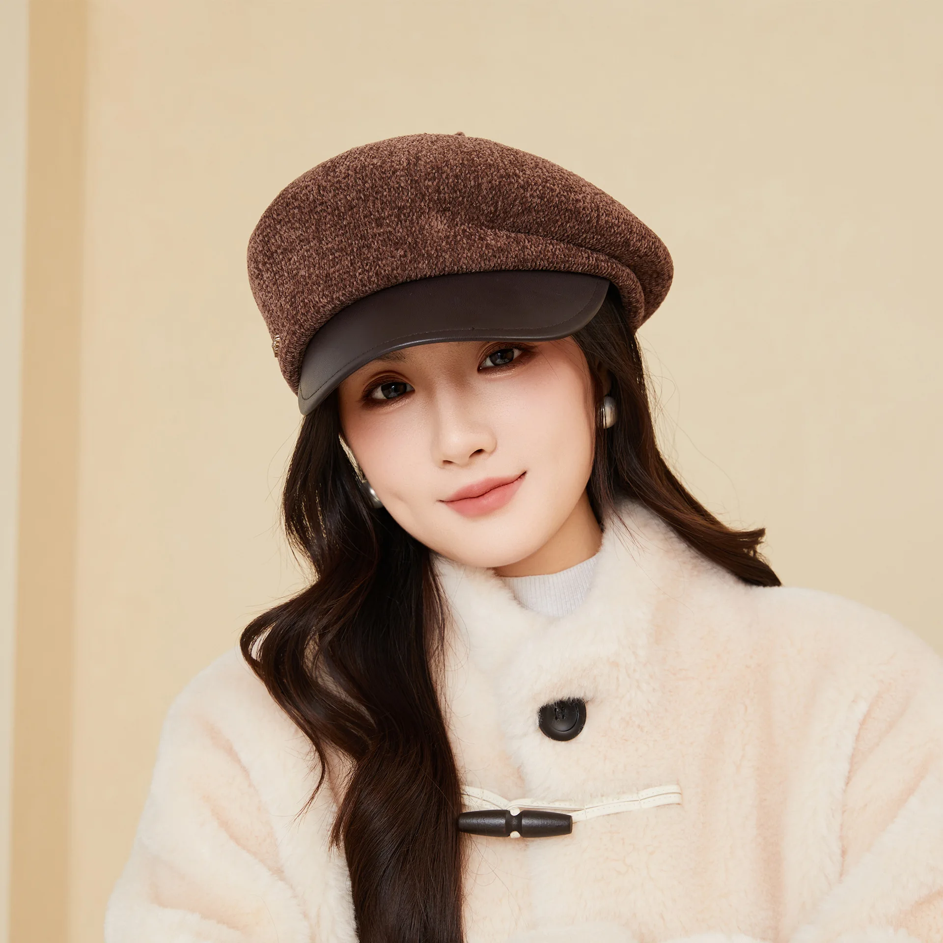Korean Chenille Beret Hat PU Brim Women's Autumn Warm Cap British Retro Face Hat Painter Hat Forward Hats Viisors Cap
Korean Chenille Beret Hat PU Brim Women's Autumn Warm Cap British Retro Face Hat Painter Hat Forward Hats Viisors Cap