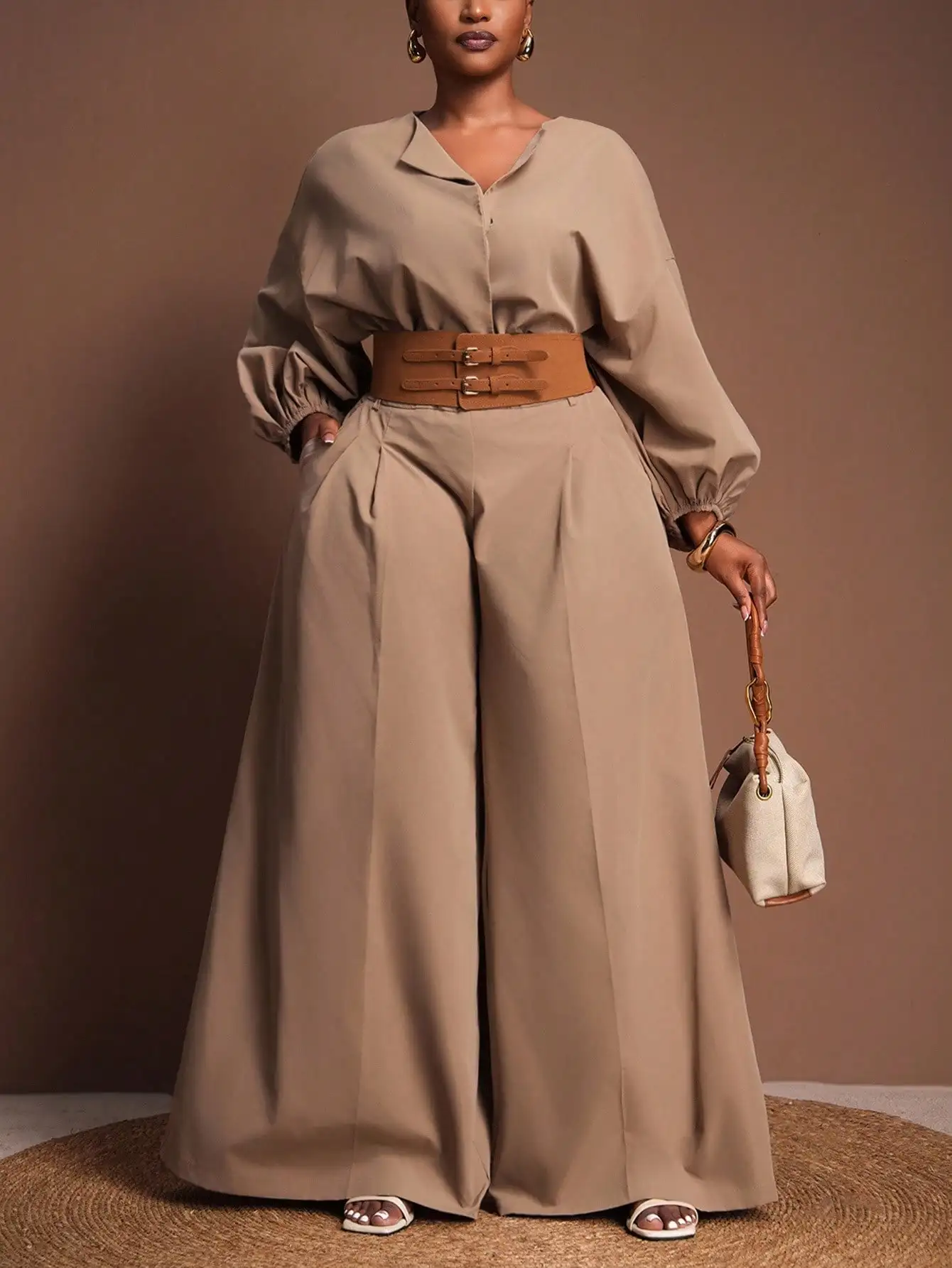 Комплект из 2 предметов больших размеров: рубашка с длинным рукавом и брюки с широкими штанинами и поясом, осень/зима, коричневый
Комплект из 2 предметов больших размеров: рубашка с длинным рукавом и брюки с широкими штанинами и поясом, осень/зима, коричневый