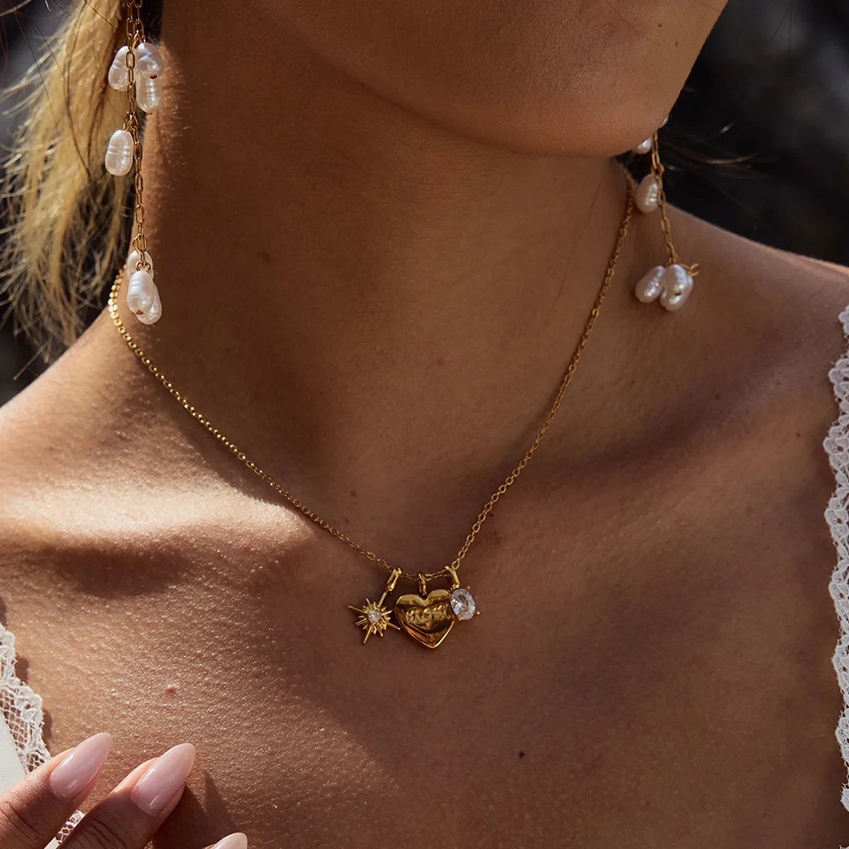 Love Heart Mom Pendant Necklace For Mother's Day Stainless Steel Delicate Jewelry Gift Zirconia Star Charm Necklace
Love Heart Mom Pendant Necklace For Mother's Day Stainless Steel Delicate Jewelry Gift Zirconia Star Charm Necklace