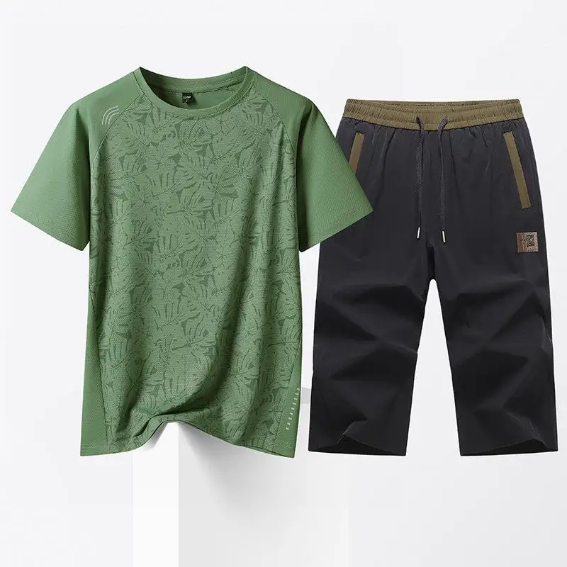 Мужской летний спортивный костюм из ледяного шелка: быстросохнущий, свободный, дышащий, повседневный комплект из двух предметов, удобный, легкий, футболка
Мужской летний спортивный костюм из ледяного шелка: быстросохнущий, свободный, дышащий, повседневный комплект из двух предметов, удобный, легкий, футболка