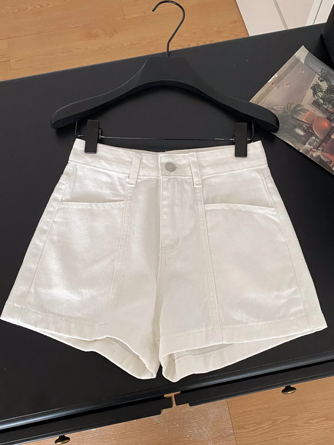 Spring Summer 2026 High Waist Denim Shorts Women's White Casual Versatile Slimming A-Line Hot Pants Standard Fit Micro Stretch
Spring Summer 2026 High Waist Denim Shorts Women's White Casual Versatile Slimming A-Line Hot Pants Standard Fit Micro Stretch