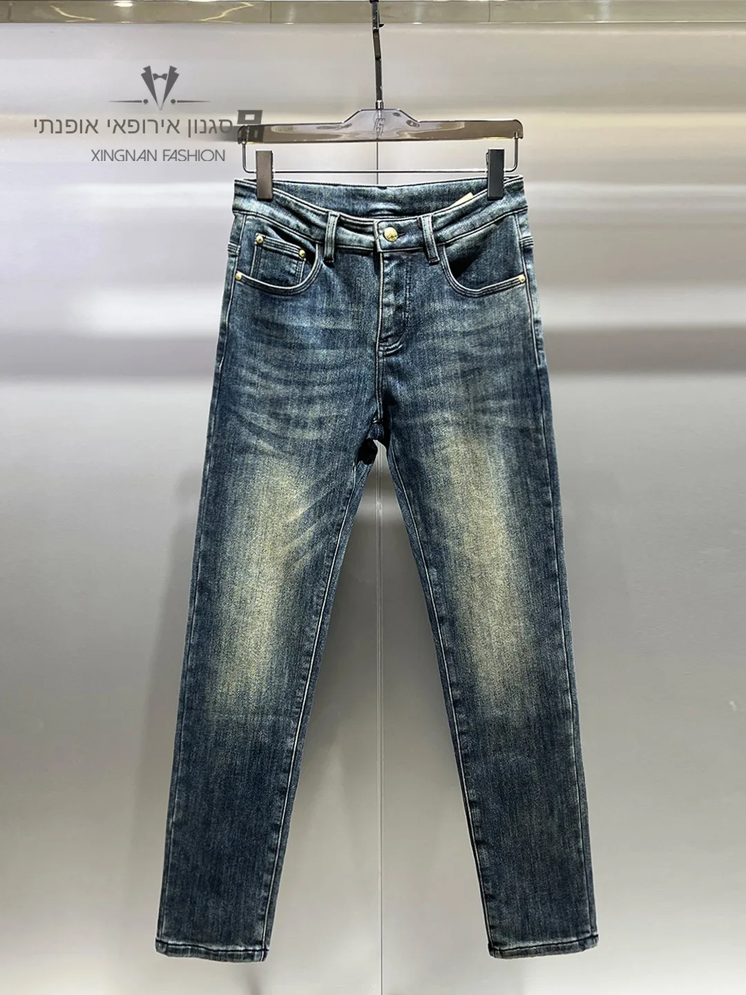 Men's Slim Fit Fleece Lined Jeans Retro Washed Color Autumn Winter Fashionable Youthful Straight Leg Zipper Closure
Men's Slim Fit Fleece Lined Jeans Retro Washed Color Autumn Winter Fashionable Youthful Straight Leg Zipper Closure