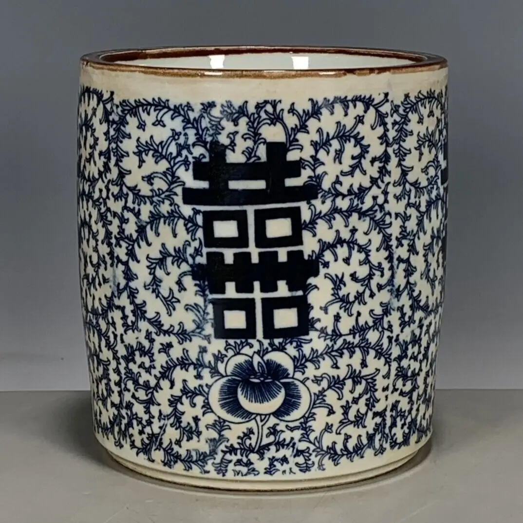 Китайские фарфоровые кисти династии Цин с синим и белым узором, 5,23 дюйма
Китайские фарфоровые кисти династии Цин с синим и белым узором, 5,23 дюйма