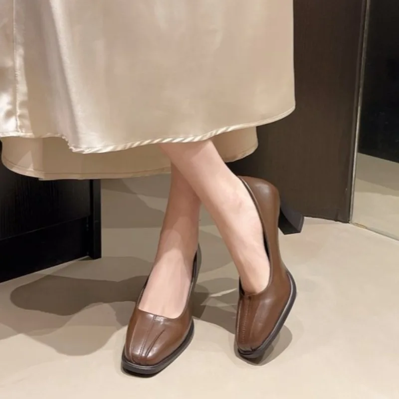 Fashionable round Toe High Heels Women's New Thick Heel Single Shoes Spring Summer Autumn Winter Simple Comfortable Beautiful
Fashionable round Toe High Heels Women's New Thick Heel Single Shoes Spring Summer Autumn Winter Simple Comfortable Beautiful