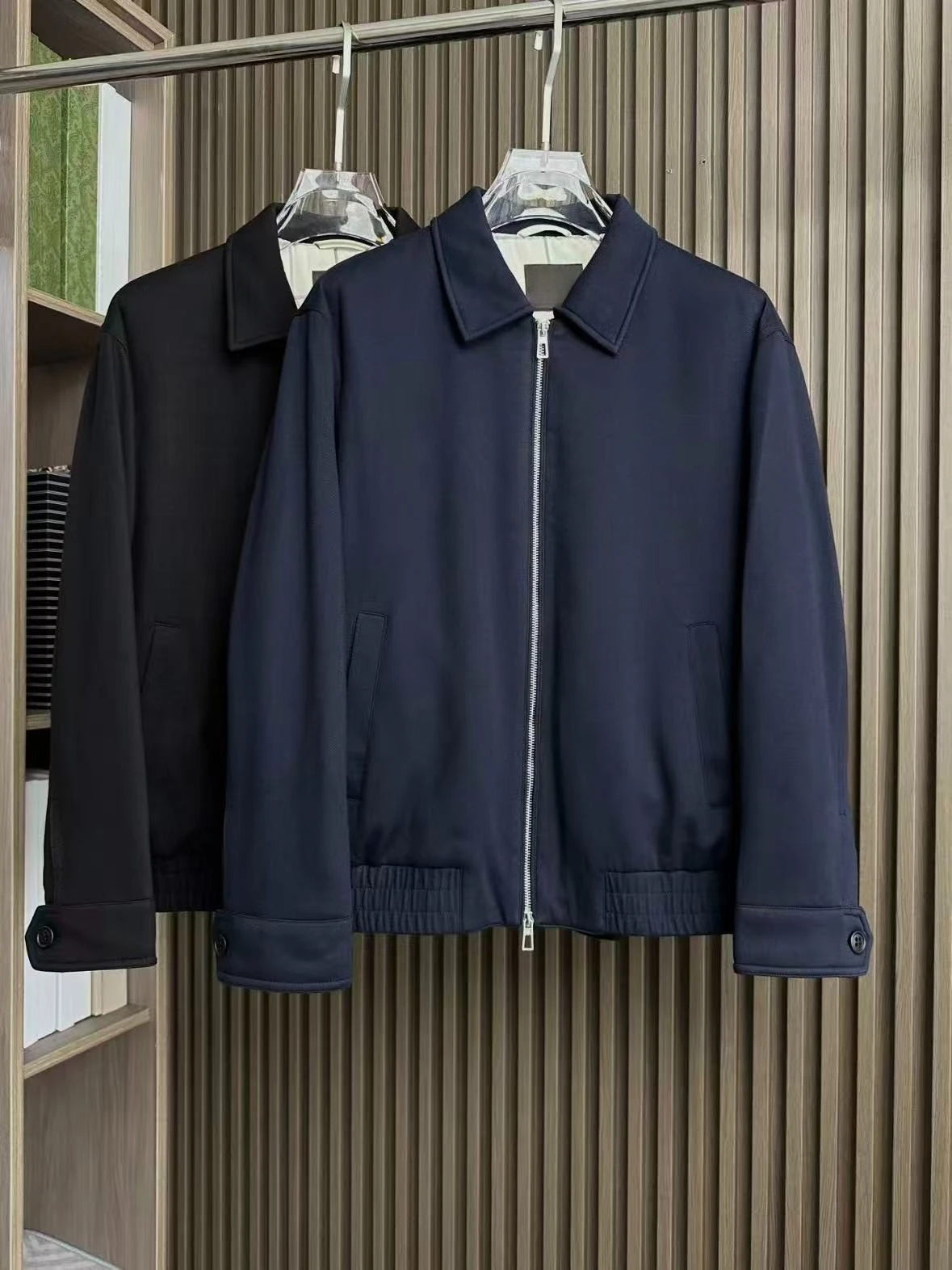 LP шерстяная куртка с вышивкой и лацканами
LP шерстяная куртка с вышивкой и лацканами