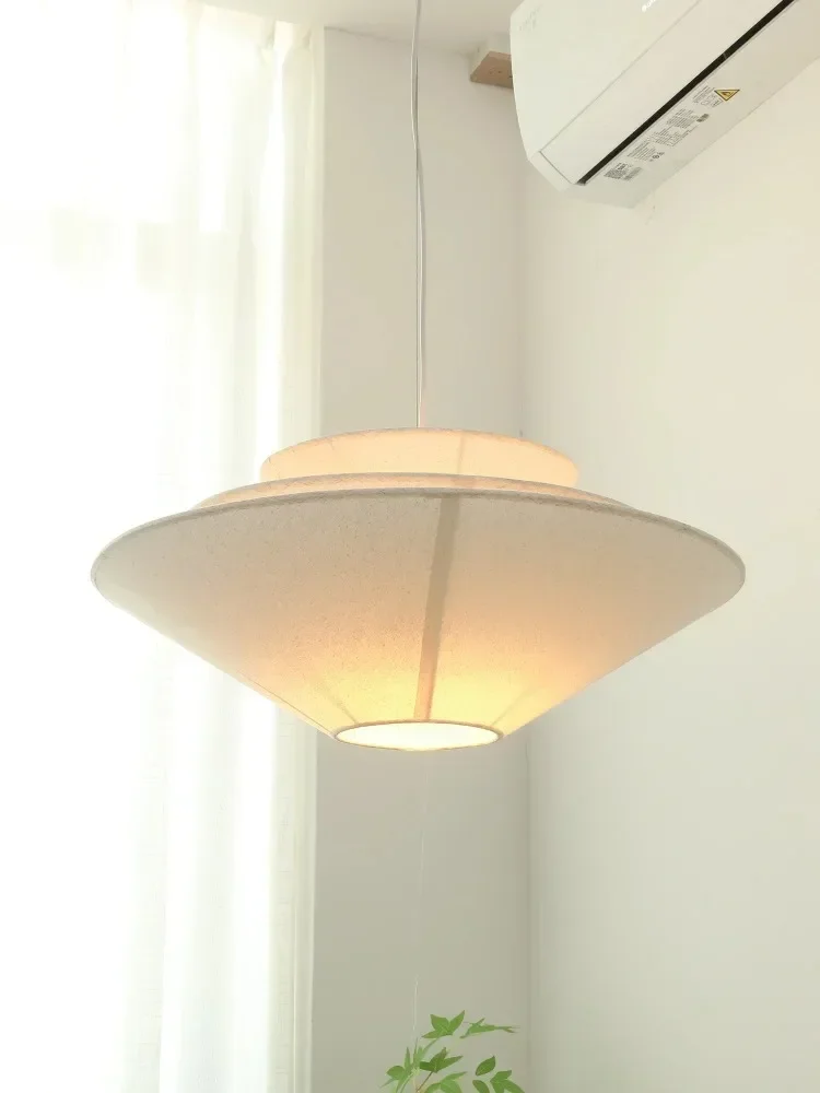 Modern Simple Creative Dining Room Bedroom Study Fabric Chandelier New Chinese Style Personality B&B Living Room Decoration
Modern Simple Creative Dining Room Bedroom Study Fabric Chandelier New Chinese Style Personality B&B Living Room Decoration