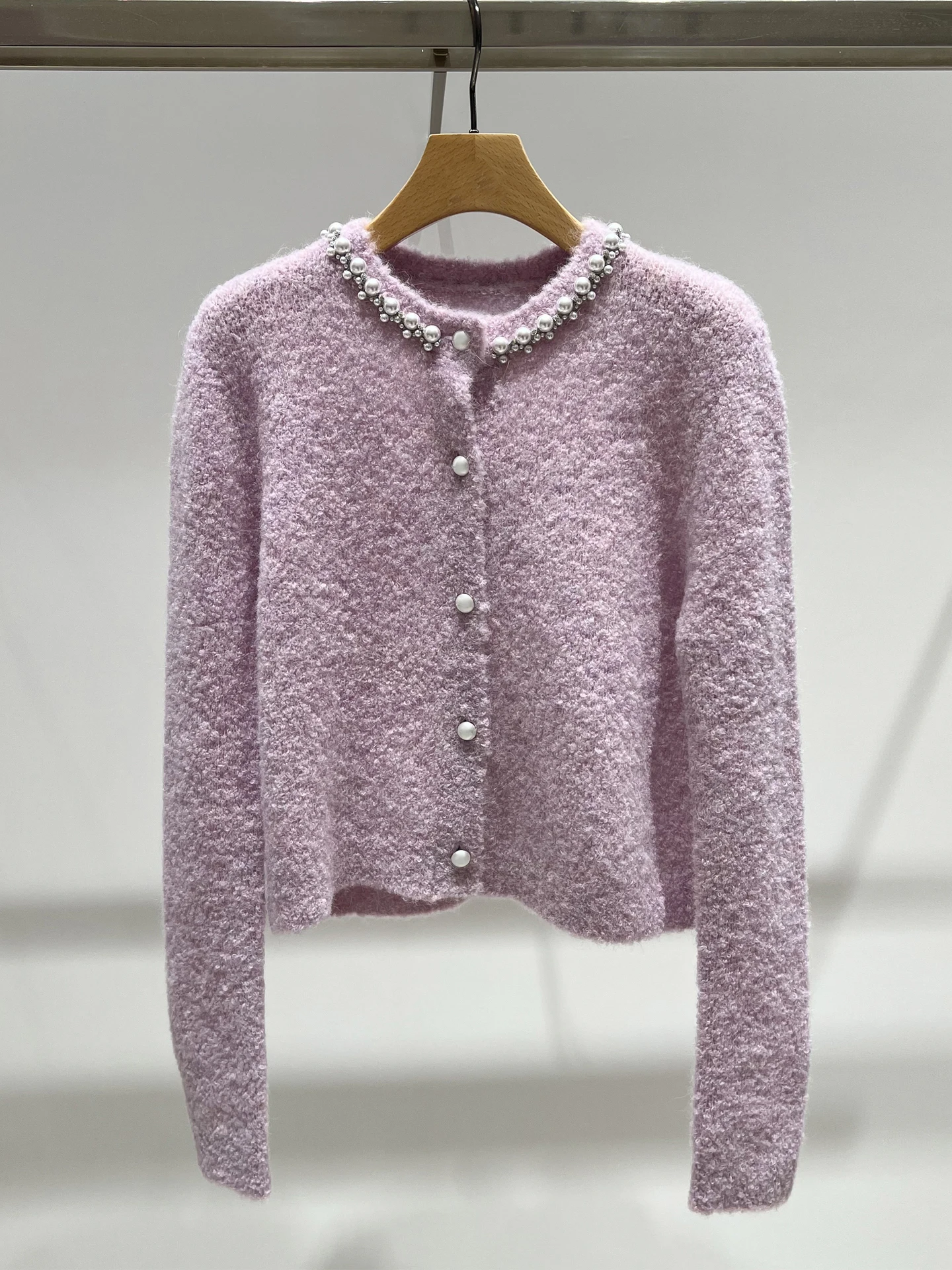 Розовый пушистый круглый открытый кардиган, женский милый вязаный свитер на одной пуговице, осеннее новое поступление, повседневный свободный крой
Розовый пушистый круглый открытый кардиган, женский милый вязаный свитер на одной пуговице, осеннее новое поступление, повседневный свободный крой