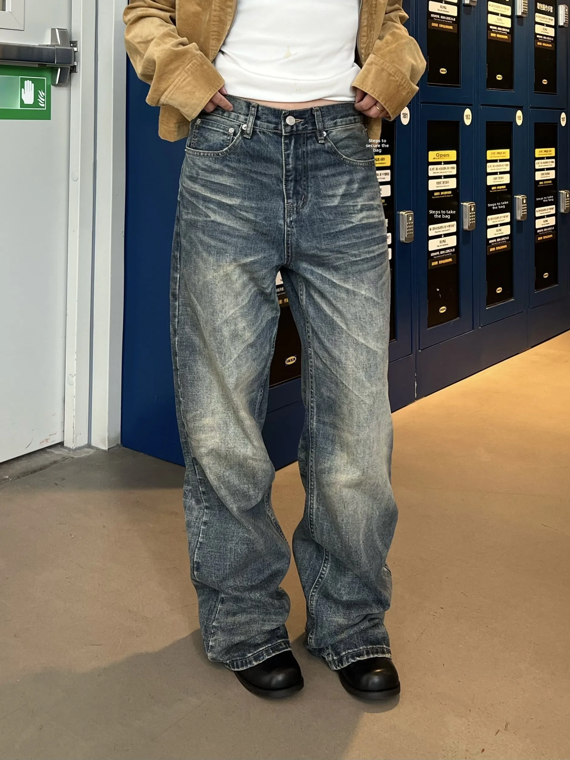 American Retro Street Washed Cleanfit Jeans Loose Straight Casual Long Trousers Trendy Men Women Natural Waist Denim
American Retro Street Washed Cleanfit Jeans Loose Straight Casual Long Trousers Trendy Men Women Natural Waist Denim