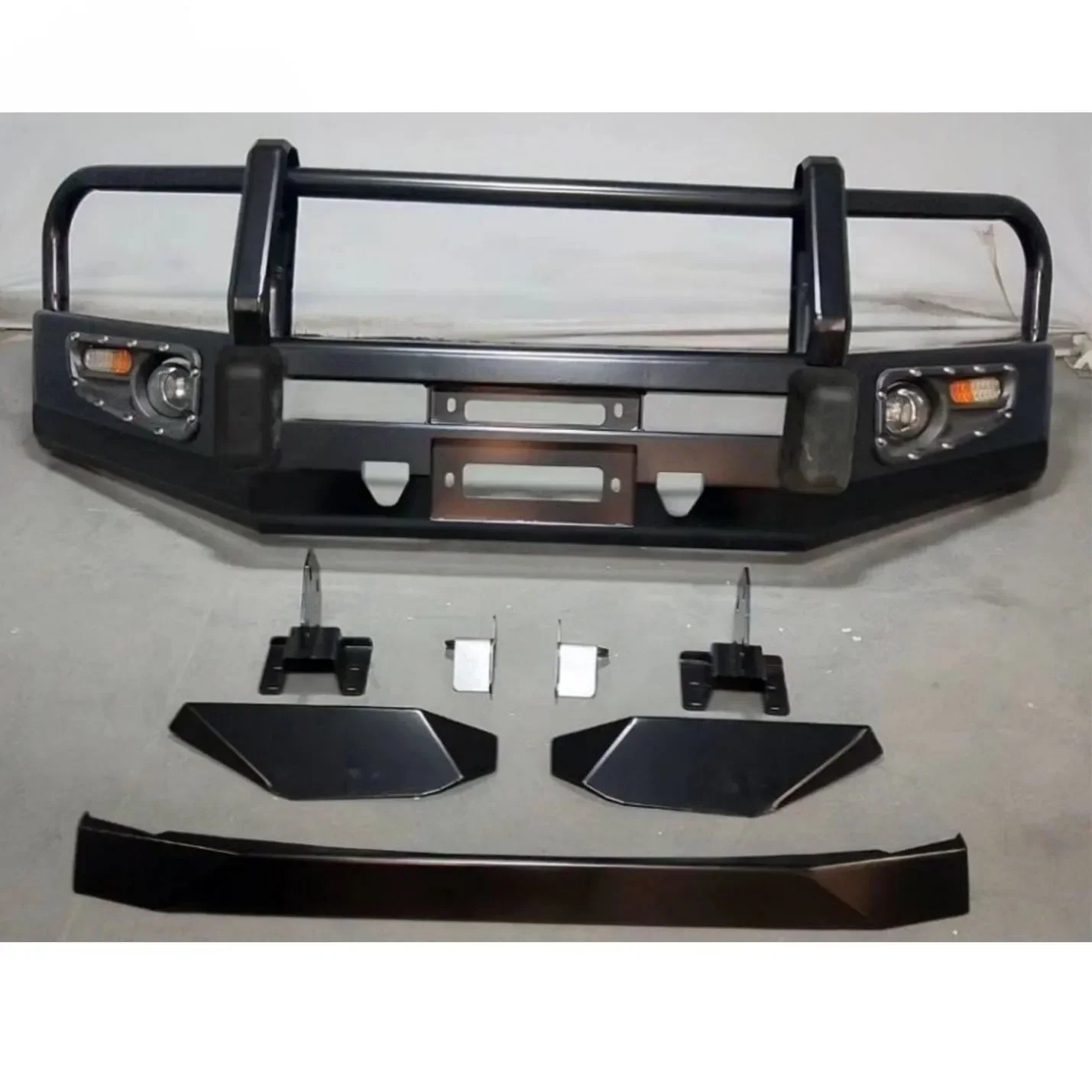 New Style Front Winch Bumper Bullbar For Pajero V73 V77 V93 V97 V98 V31 V32 V33
New Style Front Winch Bumper Bullbar For Pajero V73 V77 V93 V97 V98 V31 V32 V33