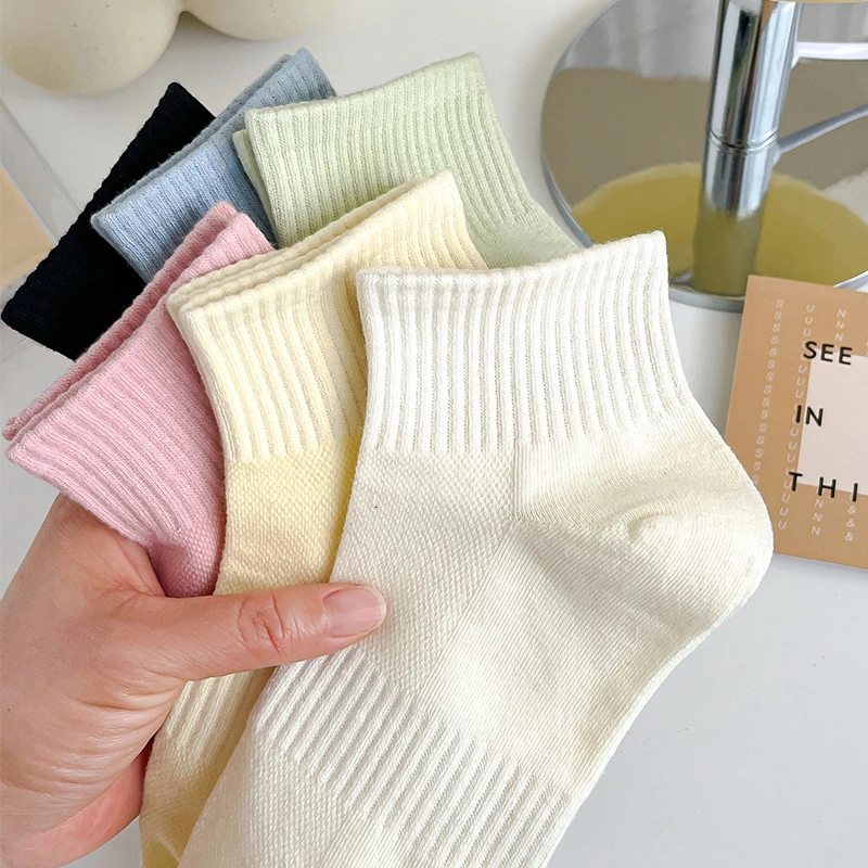 3 Pairs Of Women's High Quality Cotton Socks Autumn And Summer Fashion And Versatile Solid Color Socks Black Soft Sports Socks
3 Pairs Of Women's High Quality Cotton Socks Autumn And Summer Fashion And Versatile Solid Color Socks Black Soft Sports Socks