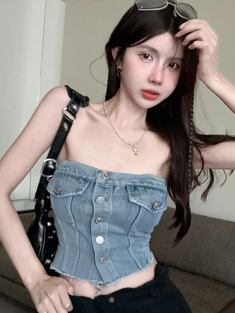 Retro Hong Kong Style Spicy Girl Design Shoulder Bared Denim Wrap Chest Sexy Alluring Versatile Chic Top for Women
Retro Hong Kong Style Spicy Girl Design Shoulder Bared Denim Wrap Chest Sexy Alluring Versatile Chic Top for Women