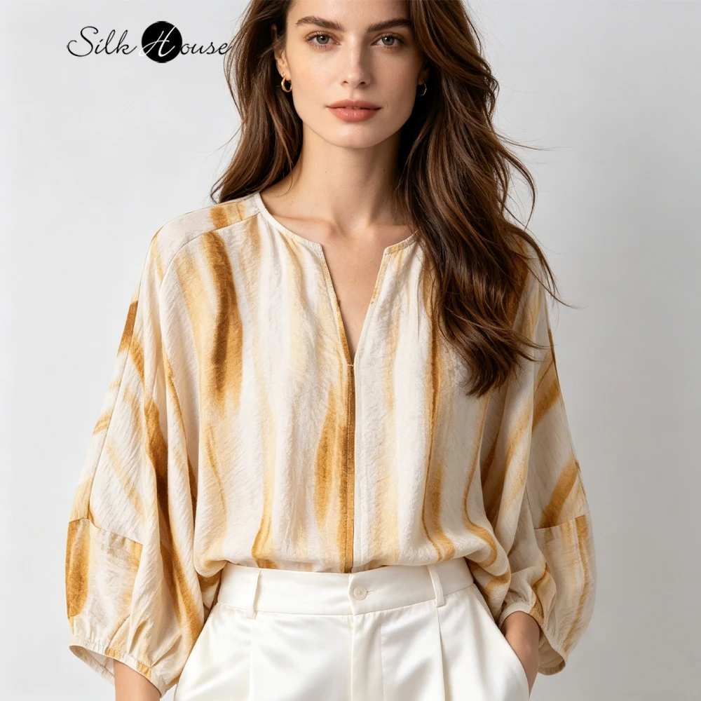 Gradient Color Blend 78% Natural Mulberry Silk Dry Silk Design Loose V-neck Lantern Three-quarter Sleeve Women's Casual T-shirt
Gradient Color Blend 78% Natural Mulberry Silk Dry Silk Design Loose V-neck Lantern Three-quarter Sleeve Women's Casual T-shirt