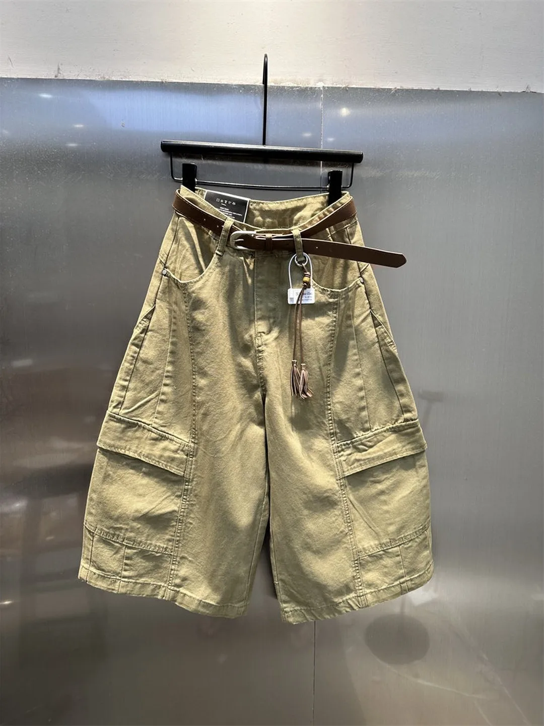Summer 2026 High Waist Loose Wide Leg Jeans Women's Fashionable Casual Retro Style Breathable Comfortable Washed Denim Pants
Summer 2026 High Waist Loose Wide Leg Jeans Women's Fashionable Casual Retro Style Breathable Comfortable Washed Denim Pants