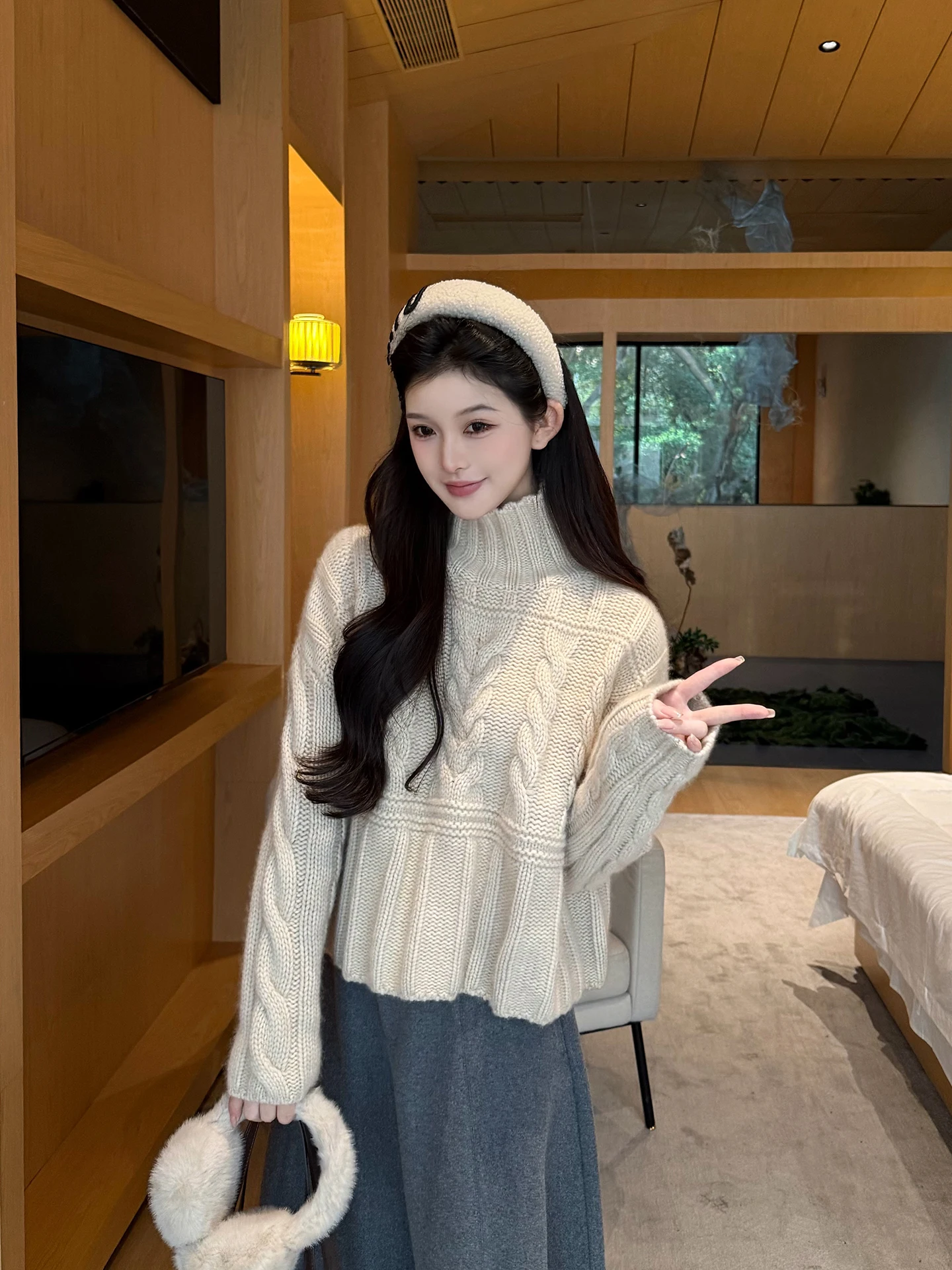 Теплый уютный вязаный свитер женский с длинным рукавом, повседневный, из флисоподобной ткани, с высоким воротником, модный осенне-зимний топ
Теплый уютный вязаный свитер женский с длинным рукавом, повседневный, из флисоподобной ткани, с высоким воротником, модный осенне-зимний топ