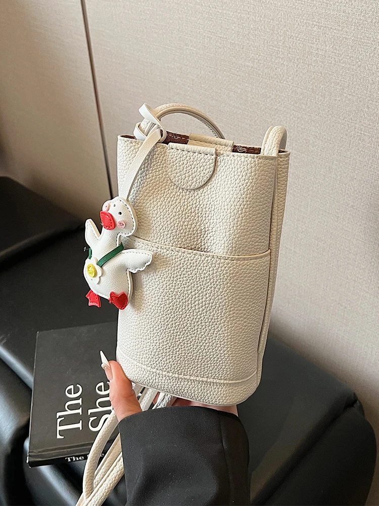 Fashionable Casual Women's Bucket Bag Crossbody Phone Bag Soft Handle Spring 2025 ILINX Brand Magnetic Clasp Closure
Fashionable Casual Women's Bucket Bag Crossbody Phone Bag Soft Handle Spring 2025 ILINX Brand Magnetic Clasp Closure
