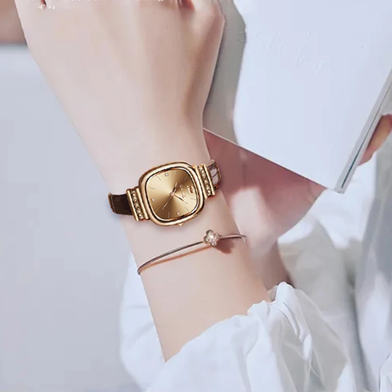 Женские часы, модные водонепроницаемые женские легкие роскошные часы, маленькие кварцевые часы с сахарным кубиком
Женские часы, модные водонепроницаемые женские легкие роскошные часы, маленькие кварцевые часы с сахарным кубиком