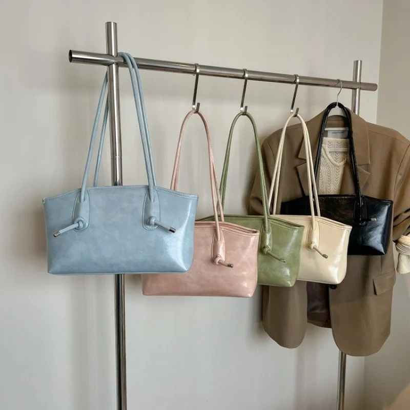 Women's Crossbody-Bag Made Of Faux Leather Boasting Trendy High-End Paris Spacious Soft Daily Modern Look
Women's Crossbody-Bag Made Of Faux Leather Boasting Trendy High-End Paris Spacious Soft Daily Modern Look