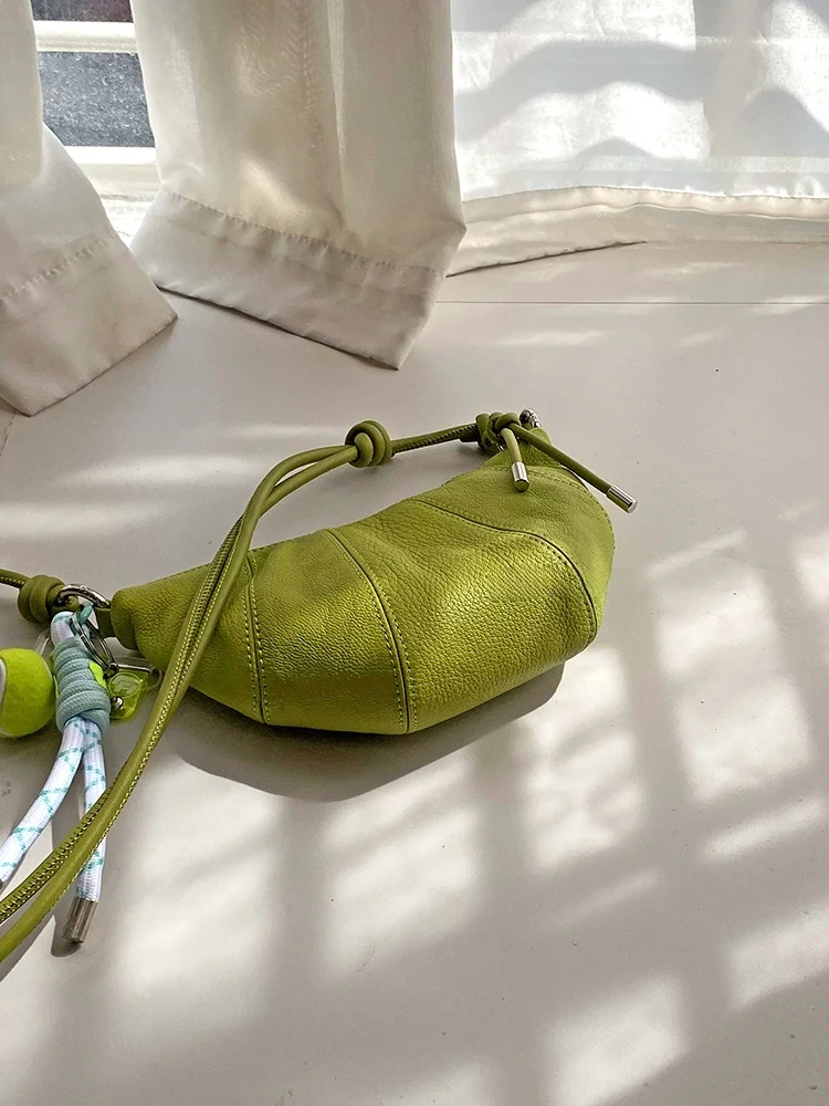 Ette Sabine Layered Lambskin Cow Horn ape Crossbody Dumpling Bag Soft Modern Neutral Sle Decorative Stitching Women's Bag 
Ette Sabine Layered Lambskin Cow Horn ape Crossbody Dumpling Bag Soft Modern Neutral Sle Decorative Stitching Women's Bag