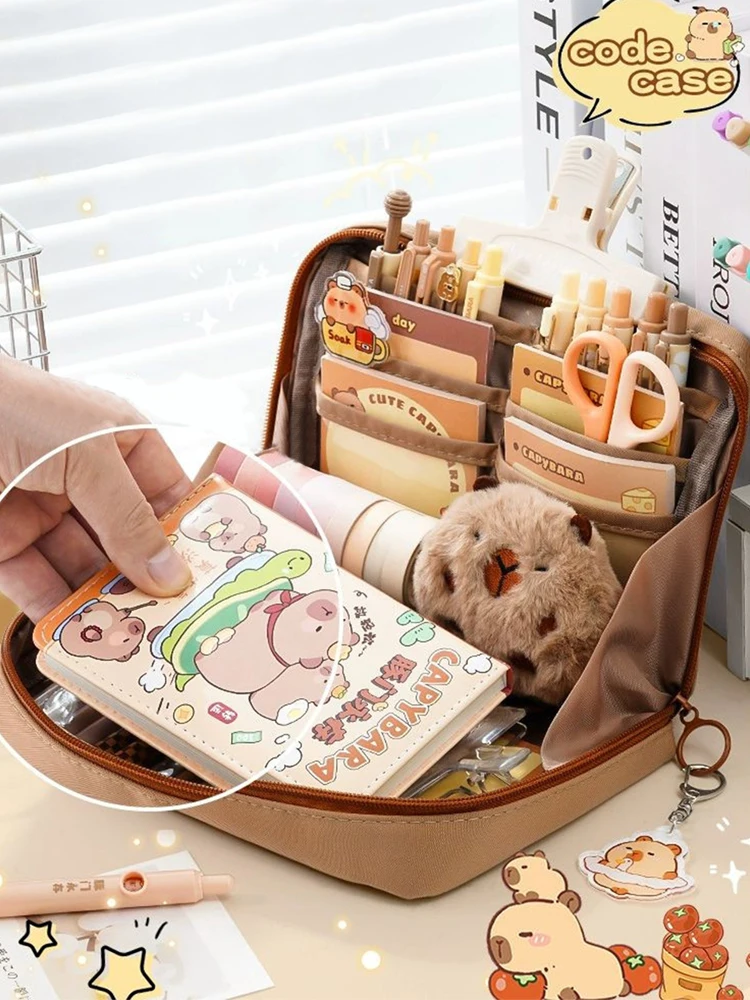 Канцелярский костюм с мультяшными животными, большой емкости, милый пенал с капибарой, износостойкий 90 ° Пенал с широким отверстием для подарка детям
Канцелярский костюм с мультяшными животными, большой емкости, милый пенал с капибарой, износостойкий 90 ° Пенал с широким отверстием для подарка детям