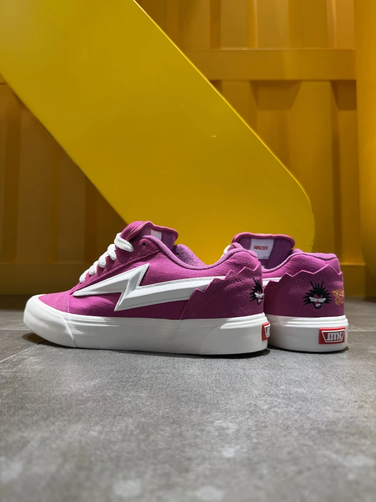 Faionable Streetwear Кроссовки фиолетового цвета с вышитой молнией и взрывным дизайном головы Fat Bread oe Повседневные удобные
Faionable Streetwear Кроссовки фиолетового цвета с вышитой молнией и взрывным дизайном головы Fat Bread oe Повседневные удобные