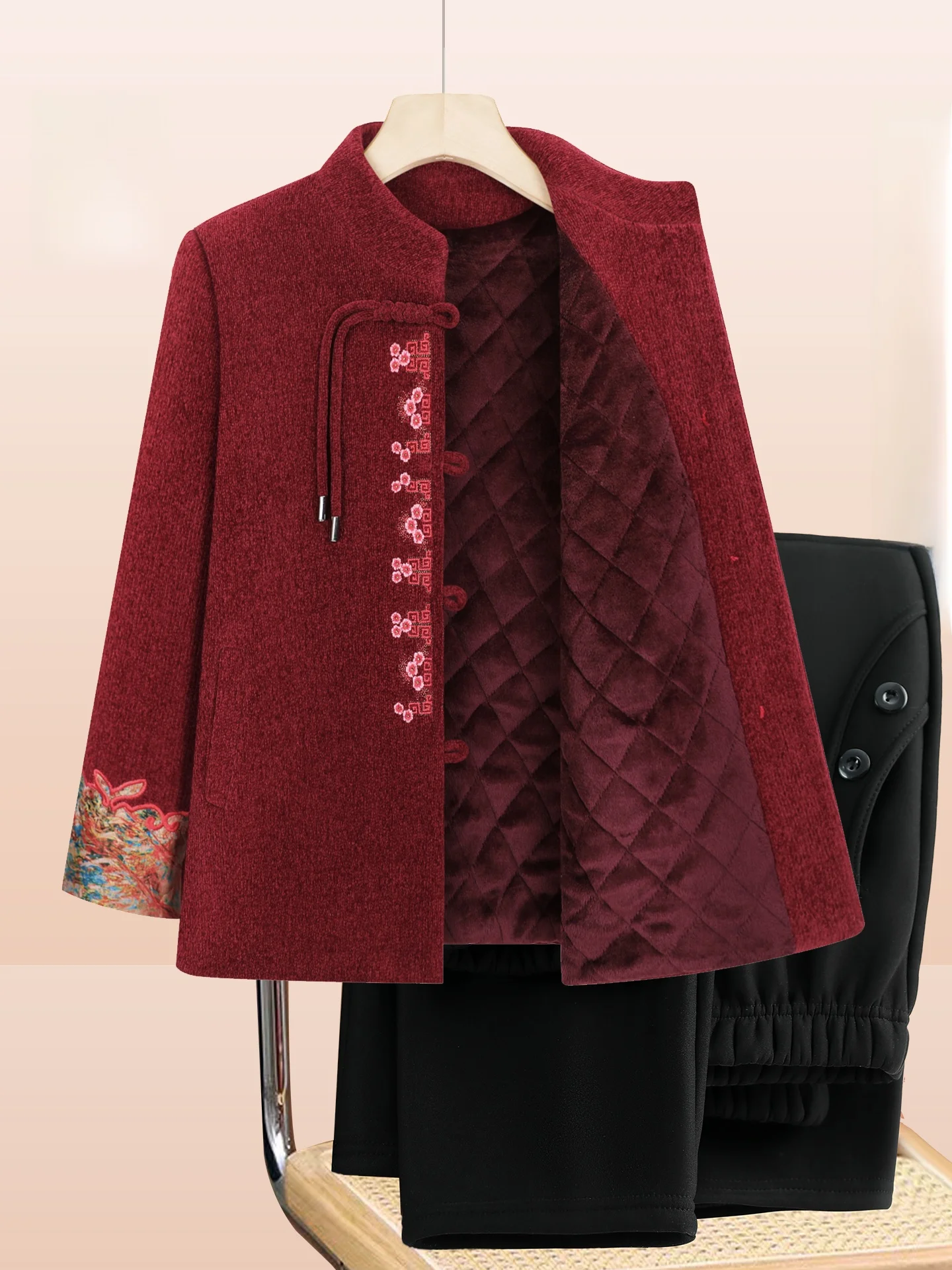 Зимнее пальто Thiened Fce для женщин среднего возраста и мам, высококачественное хлопковое пальто большого размера.
Зимнее пальто Thiened Fce для женщин среднего возраста и мам, высококачественное хлопковое пальто большого размера.