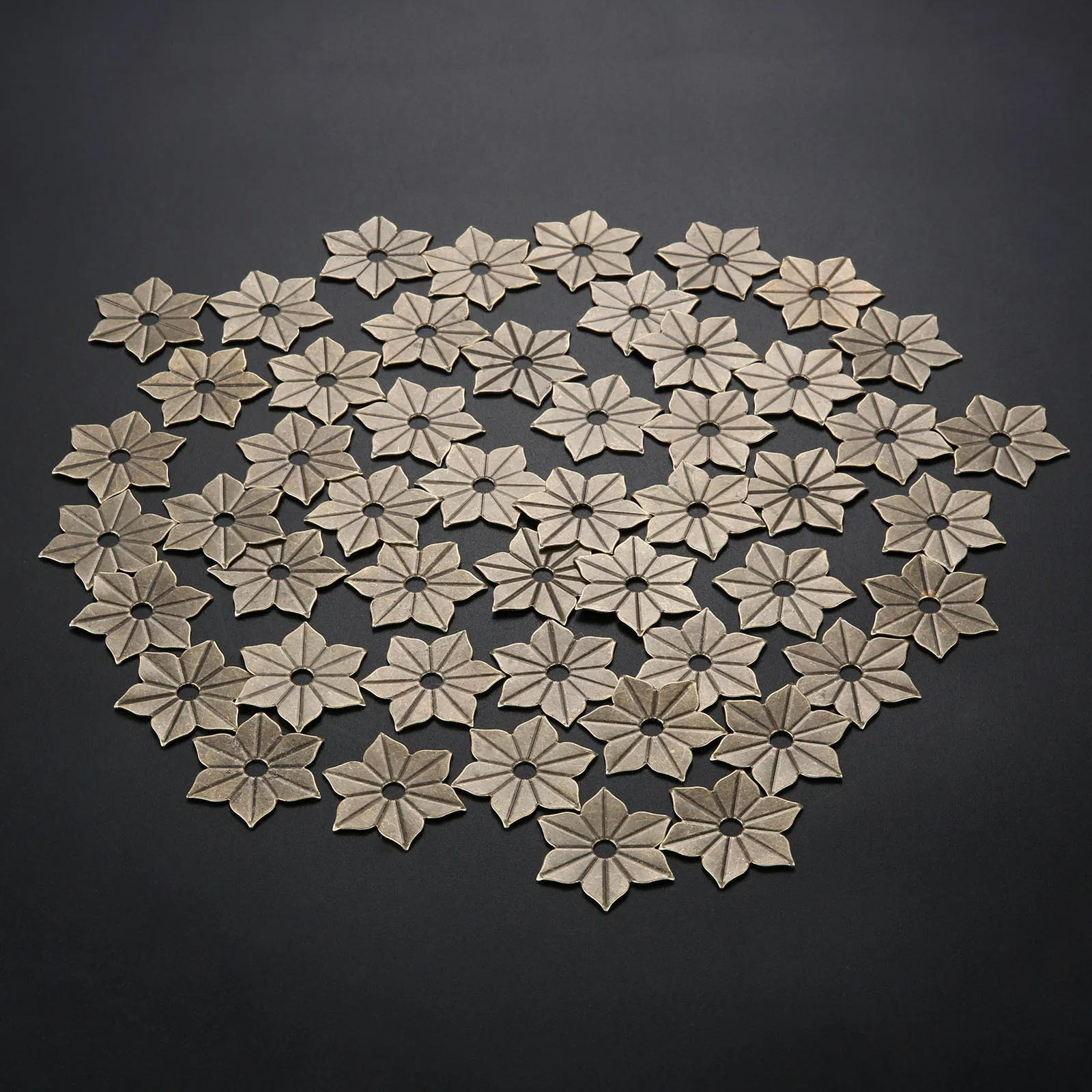 50/100pcs Retro Decorative Protectors Bracket Corner Flatback Metal Embellishments Scrapbooking Decor for Wood Box 35mm
50/100pcs Retro Decorative Protectors Bracket Corner Flatback Metal Embellishments Scrapbooking Decor for Wood Box 35mm