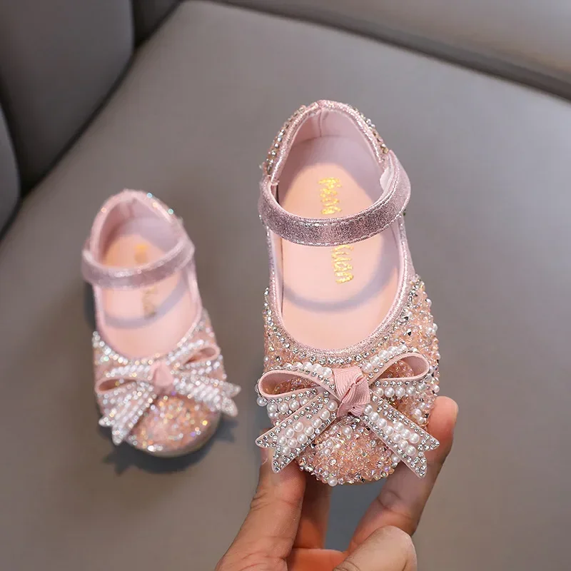 Kids Shoes for Girl Autumn Children Bowknot Leather Shoe Fashion Sweet Pearl Princess Shoe Girls Soft Flat Kids Wedding Shoes
Kids Shoes for Girl Autumn Children Bowknot Leather Shoe Fashion Sweet Pearl Princess Shoe Girls Soft Flat Kids Wedding Shoes