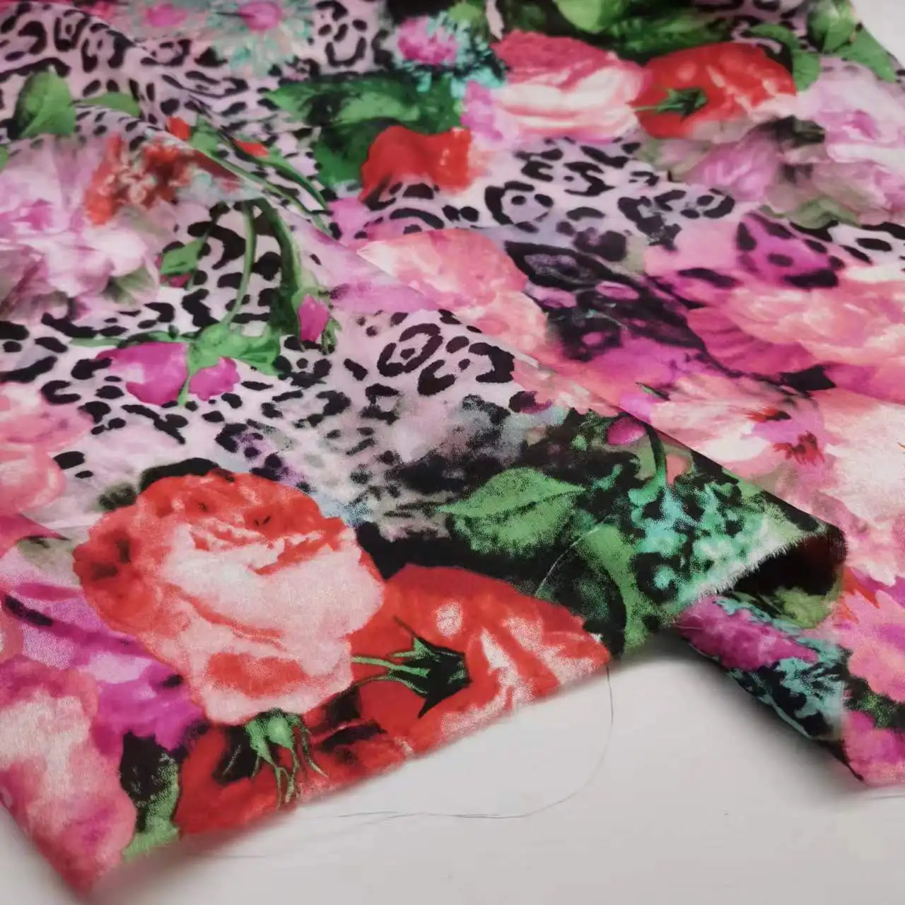 Mulberry Silk 6mm Habotai Silky Floral Leopard Glossy Habutai Fabric 135cm 54" Wide
Mulberry Silk 6mm Habotai Silky Floral Leopard Glossy Habutai Fabric 135cm 54" Wide