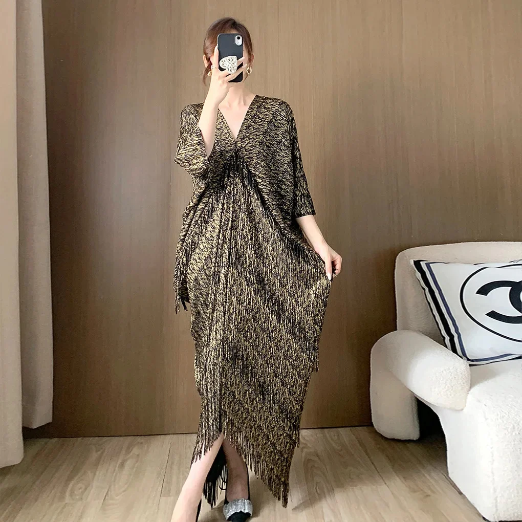 Женские платья Miyake Плиссированное модное платье большого размера с V-образным вырезом и бахромой неправильной формы
Женские платья Miyake Плиссированное модное платье большого размера с V-образным вырезом и бахромой неправильной формы