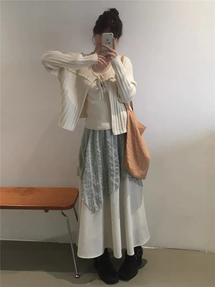 Early Spring Korean Style Women's Long Sleeve Open Cardigan Set with Belt High Waist Skirt And Tank Top Three Piece Suit
Early Spring Korean Style Women's Long Sleeve Open Cardigan Set with Belt High Waist Skirt And Tank Top Three Piece Suit