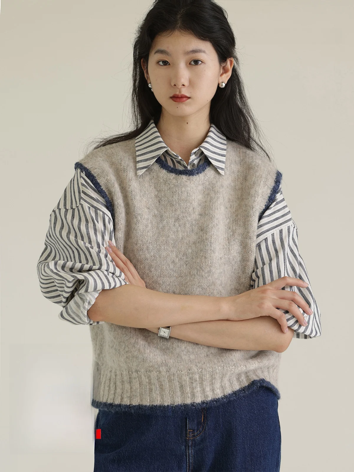 Nicepeople 2024AW женский вязаный шерстяной кардиган из альпаки, жилет круглого цвета, топ без рукавов для поездок на работу
Nicepeople 2024AW женский вязаный шерстяной кардиган из альпаки, жилет круглого цвета, топ без рукавов для поездок на работу